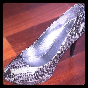 Stuart Weitzman Kilgore